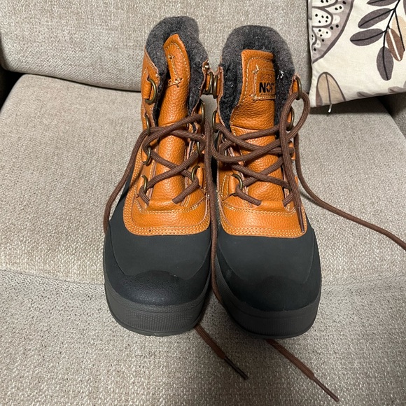 Skechers North Orange and Black Boots men’s size 7 in good condition - Picture 1 of 13